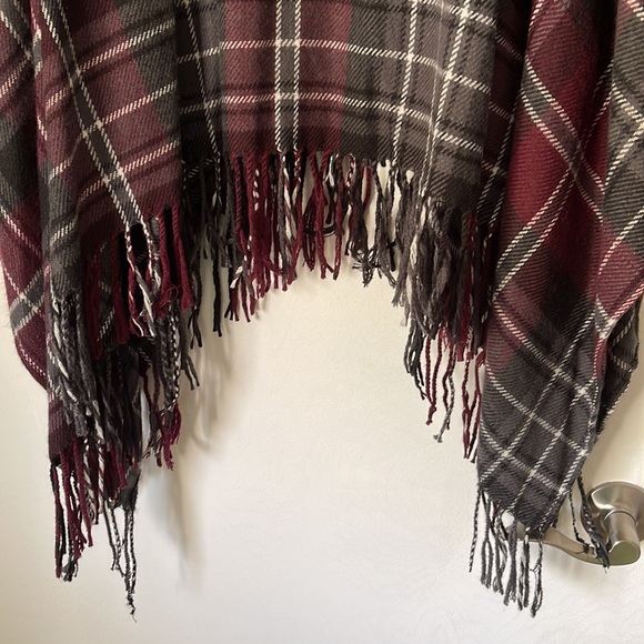 Torrid Plaid Shawl - Picture 4 of 5